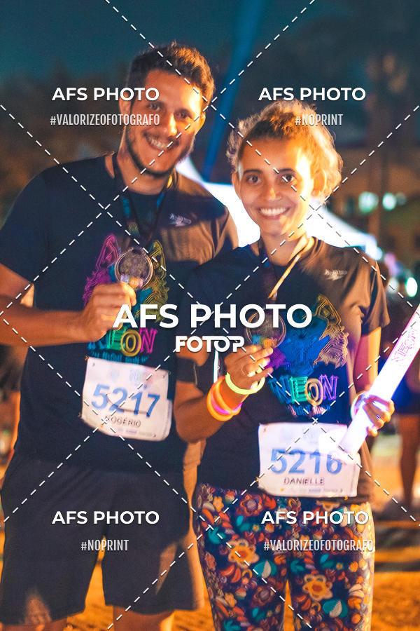 Achetez vos photos de l'vnementNeon Night Run 2019 - Belo Horizonte sur Fotop