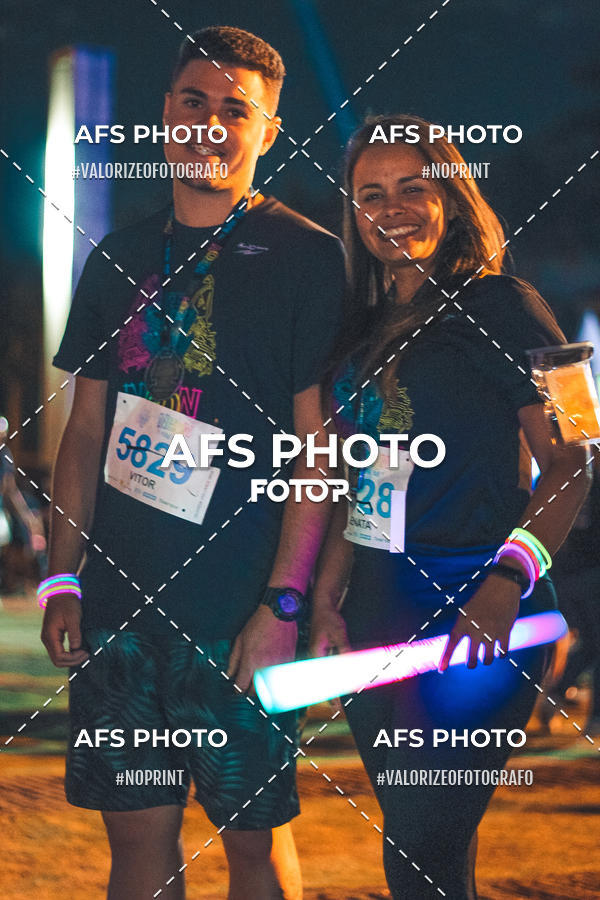 Achetez vos photos de l'vnementNeon Night Run 2019 - Belo Horizonte sur Fotop
