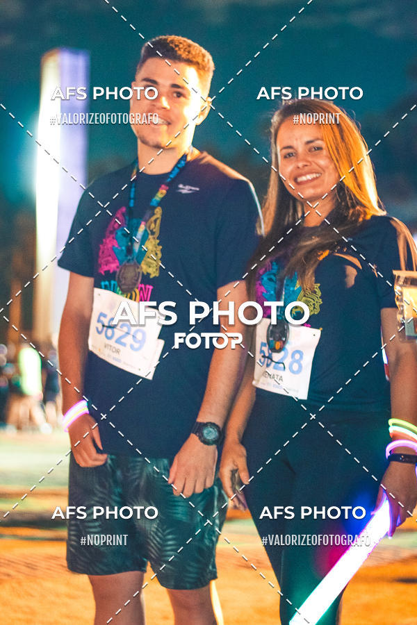Achetez vos photos de l'vnementNeon Night Run 2019 - Belo Horizonte sur Fotop