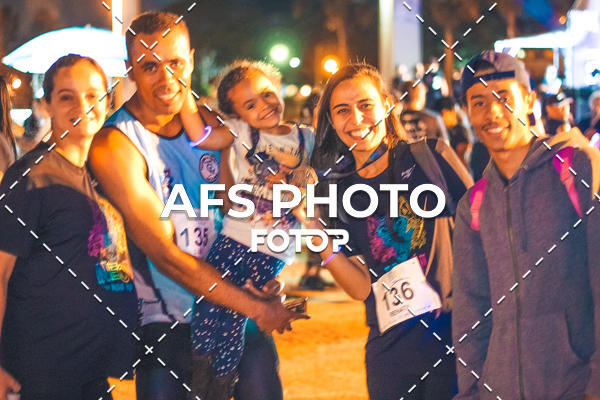 Achetez vos photos de l'vnementNeon Night Run 2019 - Belo Horizonte sur Fotop