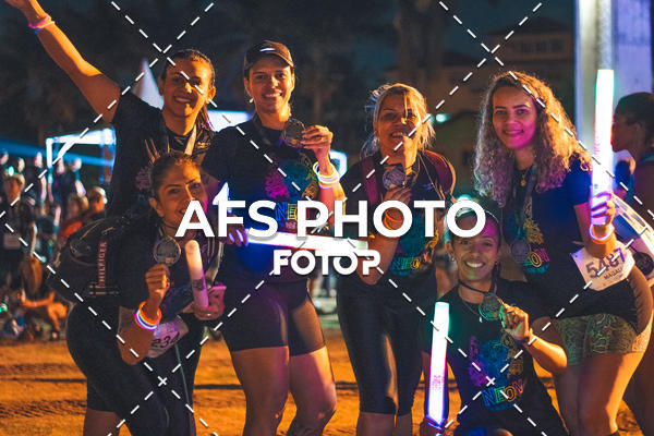 Achetez vos photos de l'vnementNeon Night Run 2019 - Belo Horizonte sur Fotop