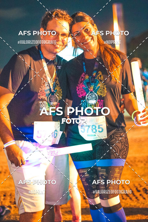 Achetez vos photos de l'vnementNeon Night Run 2019 - Belo Horizonte sur Fotop
