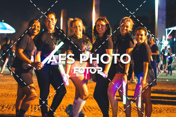 Achetez vos photos de l'vnementNeon Night Run 2019 - Belo Horizonte sur Fotop