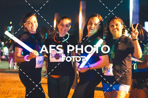 Achetez vos photos de l'vnementNeon Night Run 2019 - Belo Horizonte sur Fotop