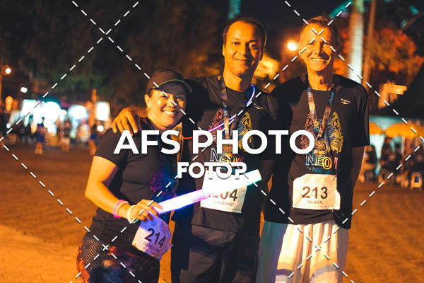 Achetez vos photos de l'vnementNeon Night Run 2019 - Belo Horizonte sur Fotop