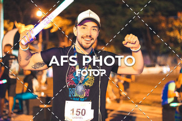Achetez vos photos de l'vnementNeon Night Run 2019 - Belo Horizonte sur Fotop