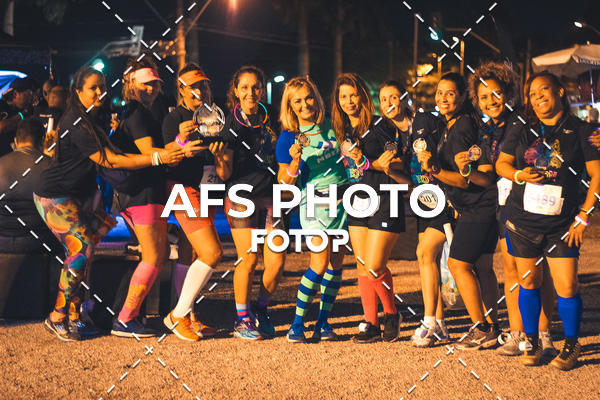 Achetez vos photos de l'vnementNeon Night Run 2019 - Belo Horizonte sur Fotop