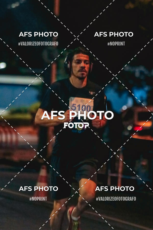 Buy your photos of the eventNeon Night Run 2019 - Belo Horizonte on Fotop