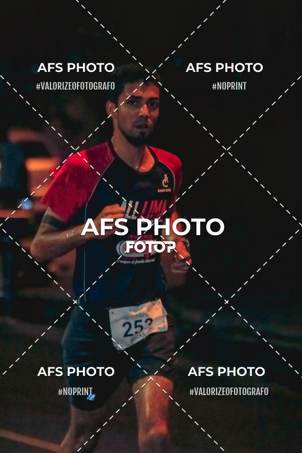 Buy your photos of the eventNeon Night Run 2019 - Belo Horizonte on Fotop