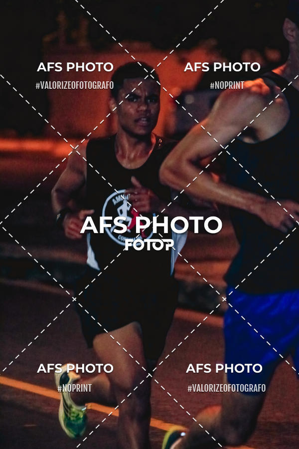 Buy your photos of the eventNeon Night Run 2019 - Belo Horizonte on Fotop