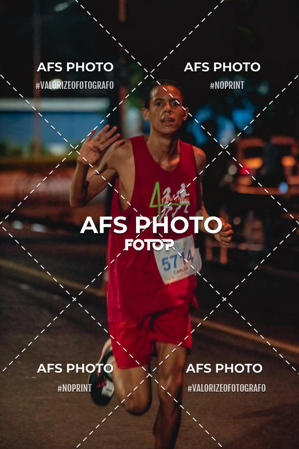 Buy your photos of the eventNeon Night Run 2019 - Belo Horizonte on Fotop