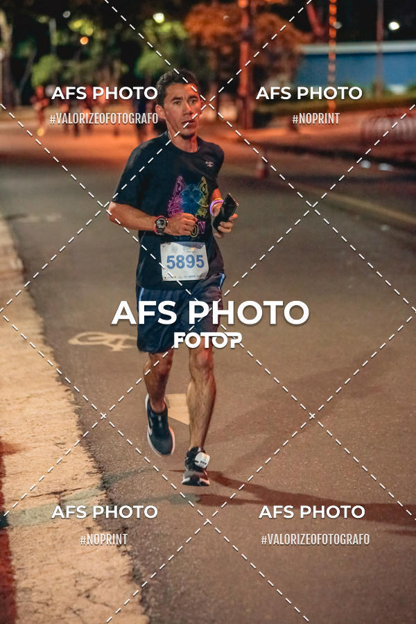 Buy your photos of the eventNeon Night Run 2019 - Belo Horizonte on Fotop