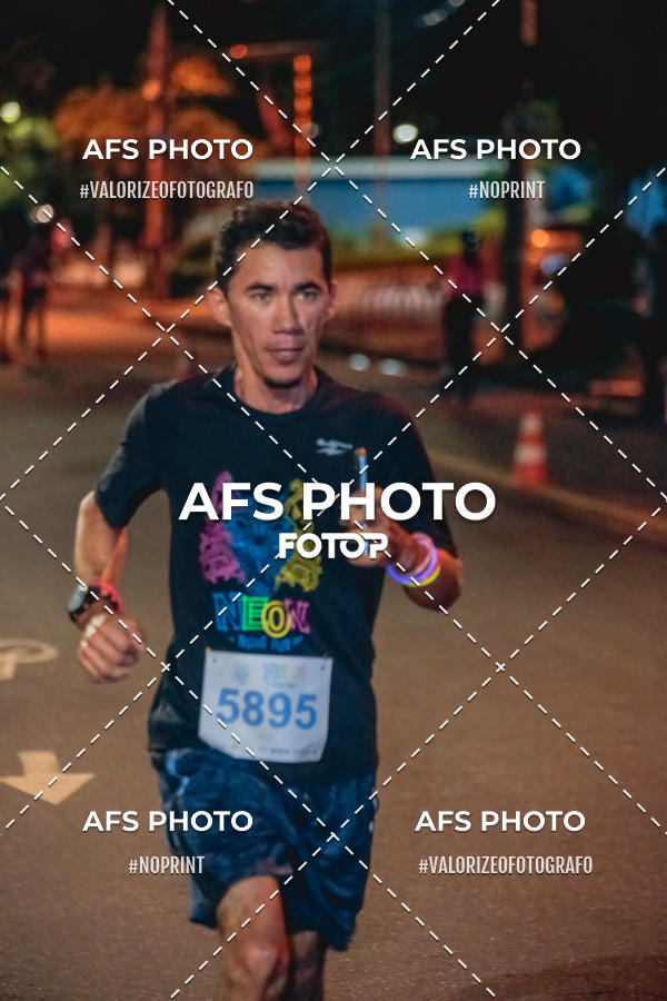 Buy your photos of the eventNeon Night Run 2019 - Belo Horizonte on Fotop