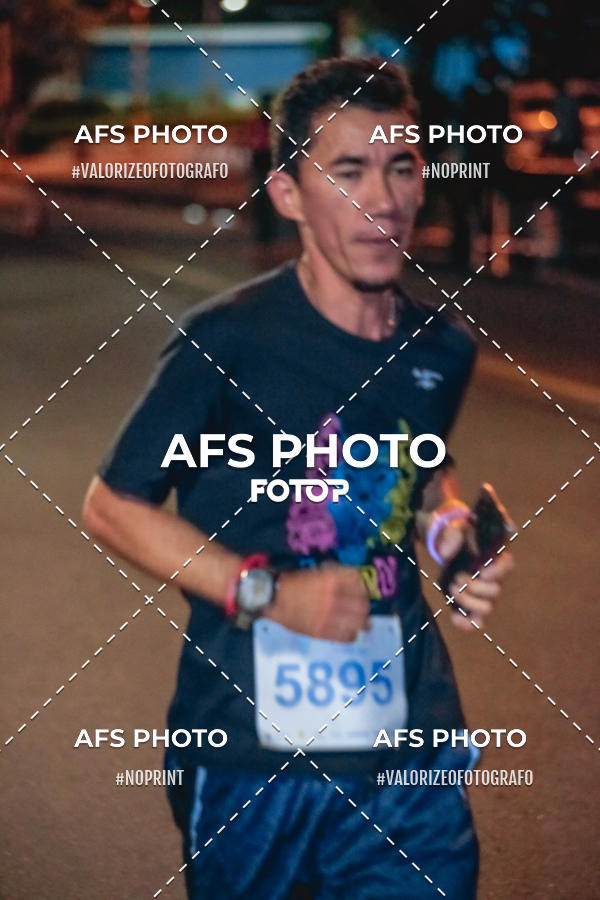 Buy your photos of the eventNeon Night Run 2019 - Belo Horizonte on Fotop