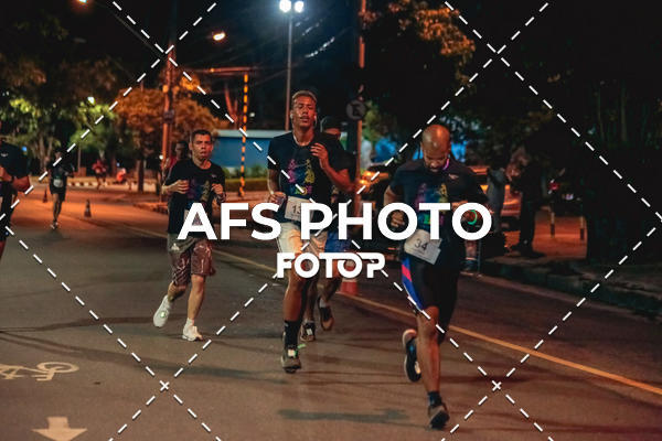 Compra tus fotos del eventoNeon Night Run 2019 - Belo Horizonte En Fotop