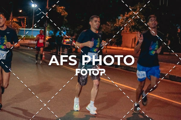 Compra tus fotos del eventoNeon Night Run 2019 - Belo Horizonte En Fotop