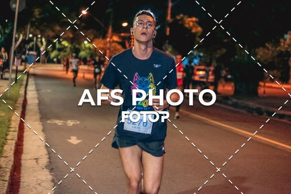 Compra tus fotos del eventoNeon Night Run 2019 - Belo Horizonte En Fotop