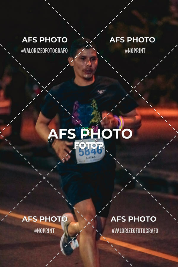 Compra tus fotos del eventoNeon Night Run 2019 - Belo Horizonte En Fotop
