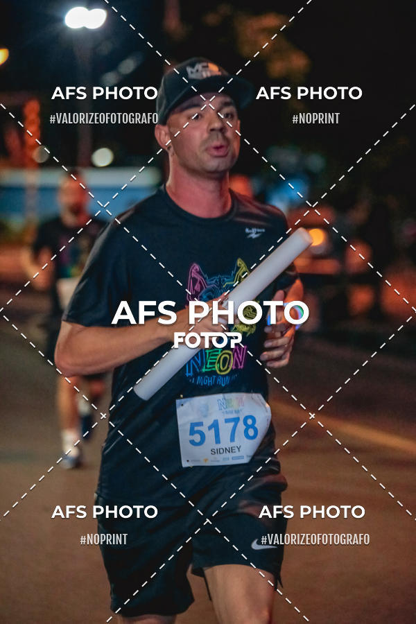 Compra tus fotos del eventoNeon Night Run 2019 - Belo Horizonte En Fotop