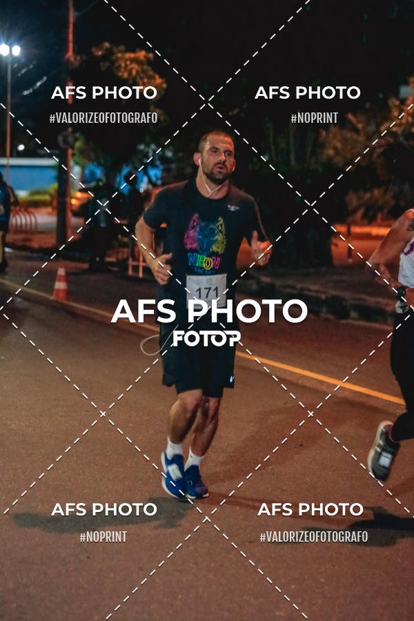 Compra tus fotos del eventoNeon Night Run 2019 - Belo Horizonte En Fotop