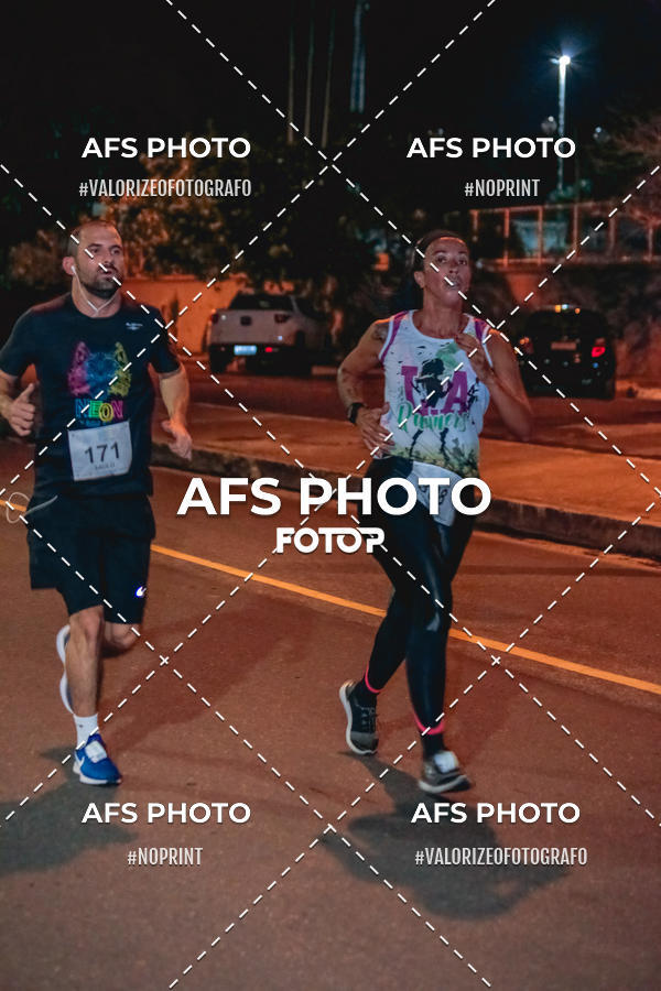 Compra tus fotos del eventoNeon Night Run 2019 - Belo Horizonte En Fotop