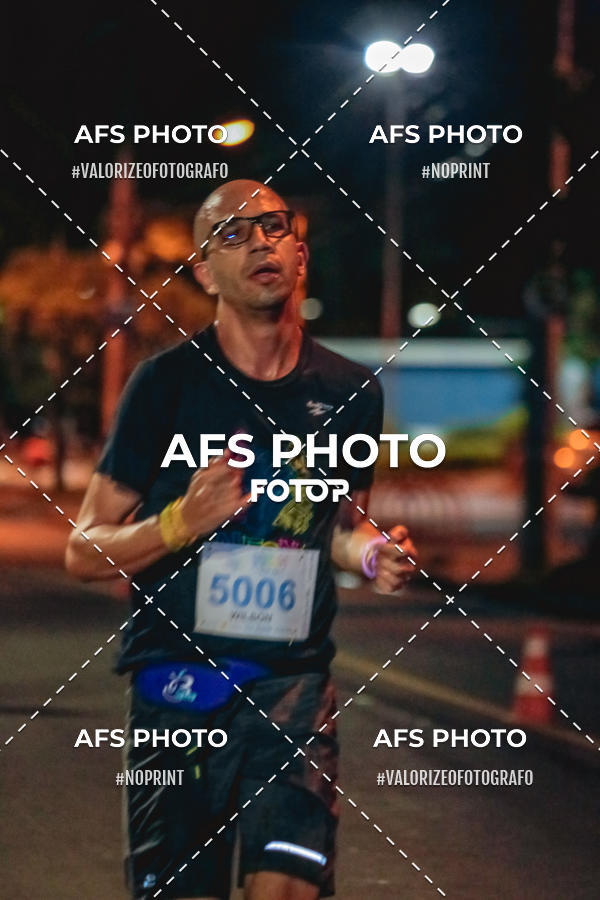 Compra tus fotos del eventoNeon Night Run 2019 - Belo Horizonte En Fotop