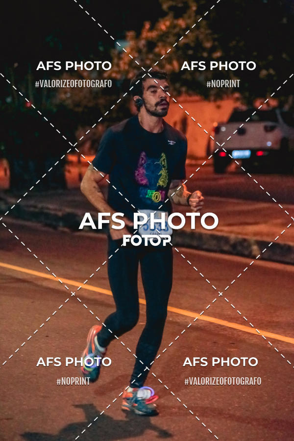 Buy your photos of the eventNeon Night Run 2019 - Belo Horizonte on Fotop