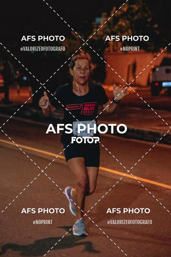 Buy your photos of the eventNeon Night Run 2019 - Belo Horizonte on Fotop