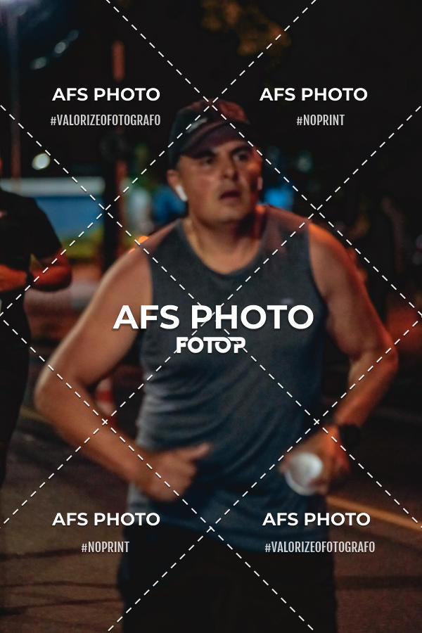 Buy your photos of the eventNeon Night Run 2019 - Belo Horizonte on Fotop