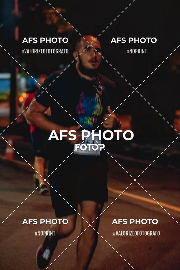 Buy your photos of the eventNeon Night Run 2019 - Belo Horizonte on Fotop