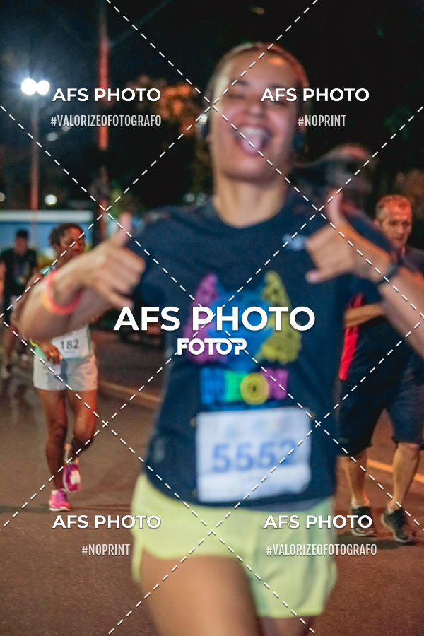 Buy your photos of the eventNeon Night Run 2019 - Belo Horizonte on Fotop
