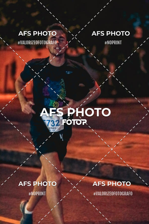 Buy your photos of the eventNeon Night Run 2019 - Belo Horizonte on Fotop