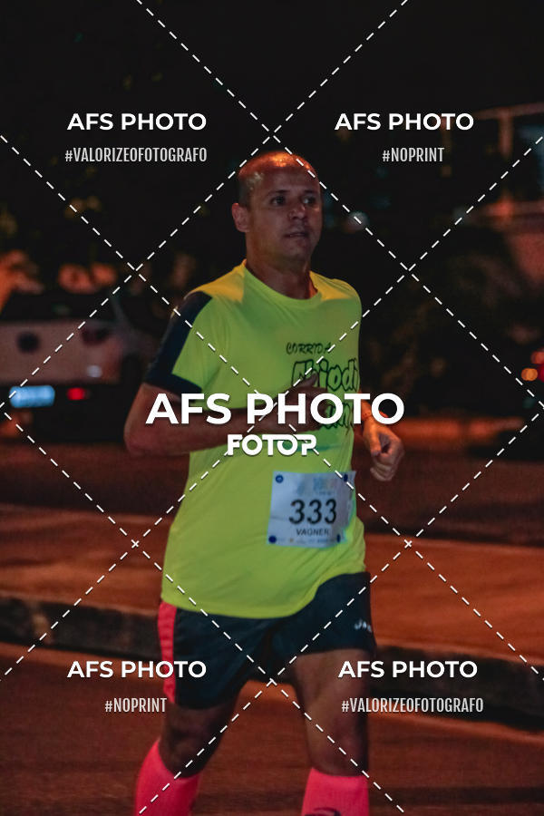 Buy your photos of the eventNeon Night Run 2019 - Belo Horizonte on Fotop