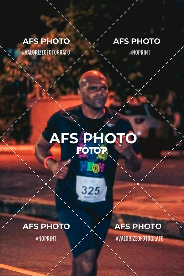 Buy your photos of the eventNeon Night Run 2019 - Belo Horizonte on Fotop