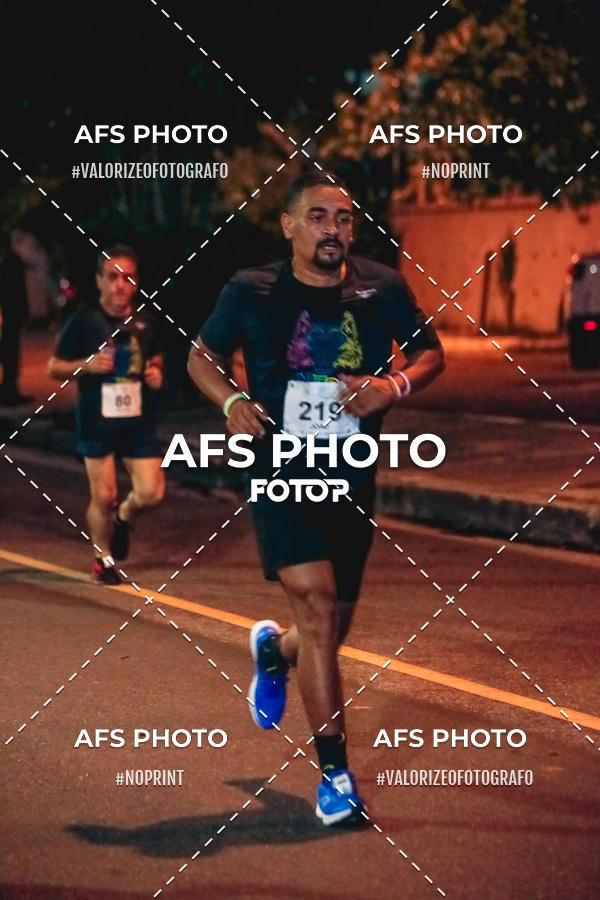 Buy your photos of the eventNeon Night Run 2019 - Belo Horizonte on Fotop