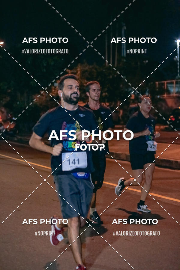 Compra tus fotos del eventoNeon Night Run 2019 - Belo Horizonte En Fotop