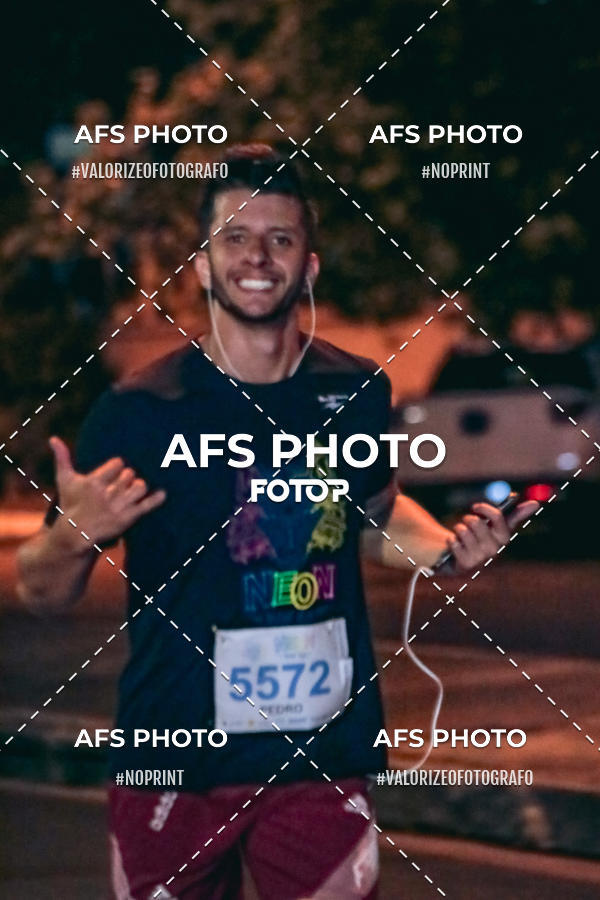 Compra tus fotos del eventoNeon Night Run 2019 - Belo Horizonte En Fotop