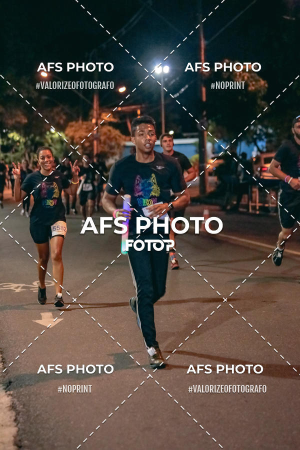 Compra tus fotos del eventoNeon Night Run 2019 - Belo Horizonte En Fotop