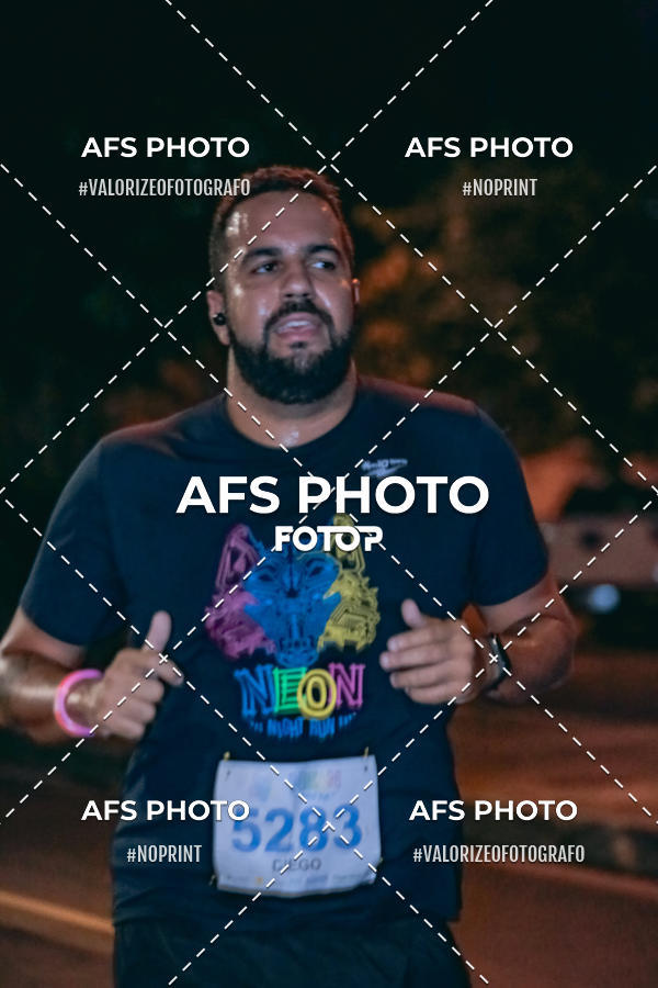 Compra tus fotos del eventoNeon Night Run 2019 - Belo Horizonte En Fotop