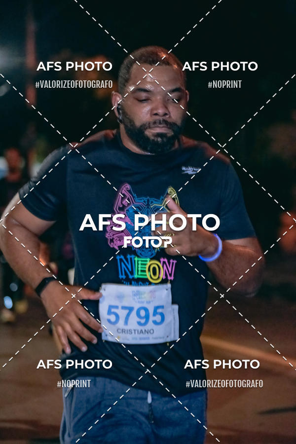 Compra tus fotos del eventoNeon Night Run 2019 - Belo Horizonte En Fotop