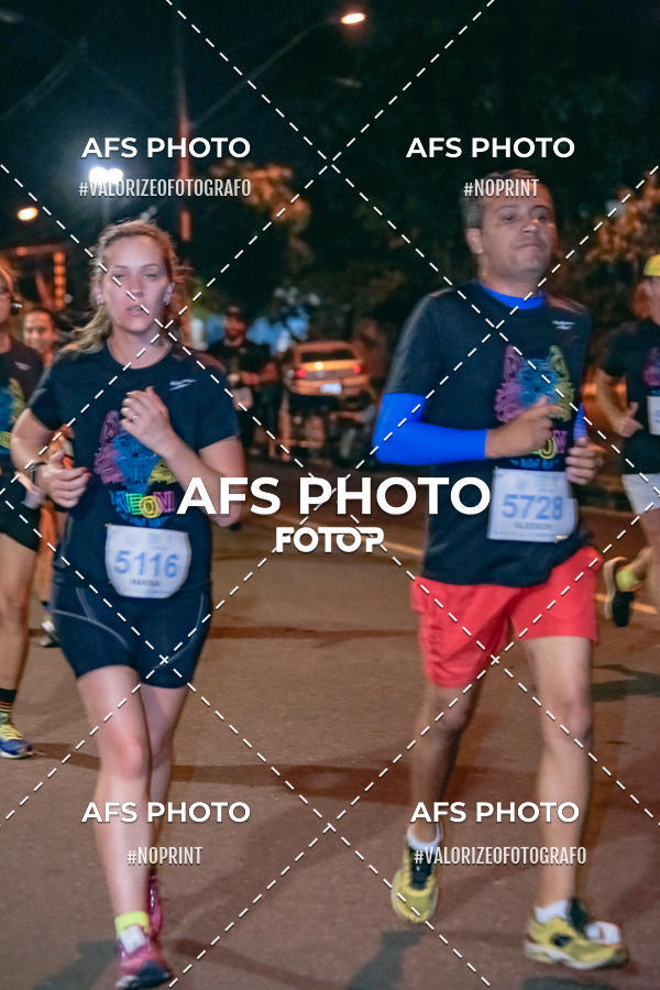 Compra tus fotos del eventoNeon Night Run 2019 - Belo Horizonte En Fotop