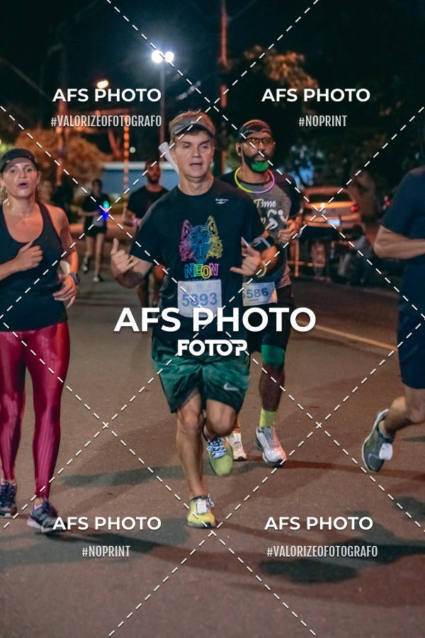 Buy your photos of the eventNeon Night Run 2019 - Belo Horizonte on Fotop