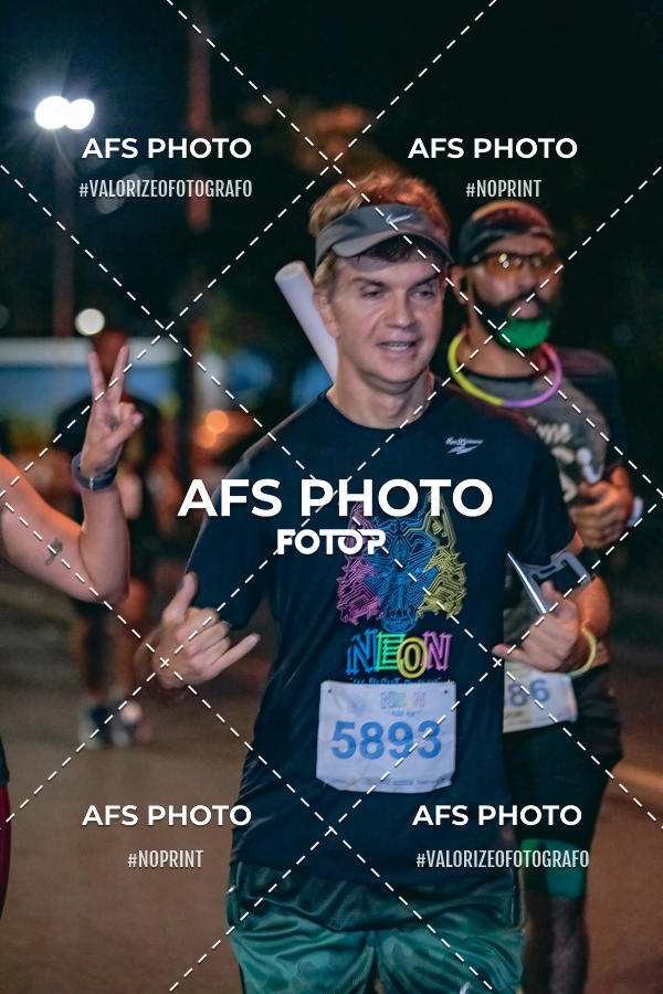 Buy your photos of the eventNeon Night Run 2019 - Belo Horizonte on Fotop
