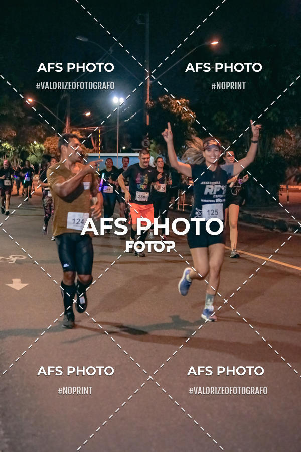 Buy your photos of the eventNeon Night Run 2019 - Belo Horizonte on Fotop
