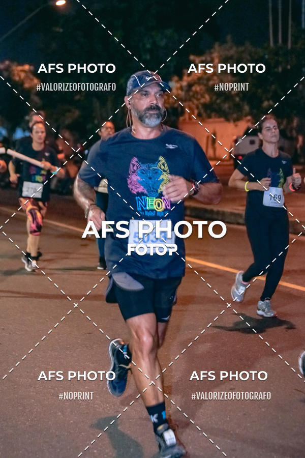 Buy your photos of the eventNeon Night Run 2019 - Belo Horizonte on Fotop