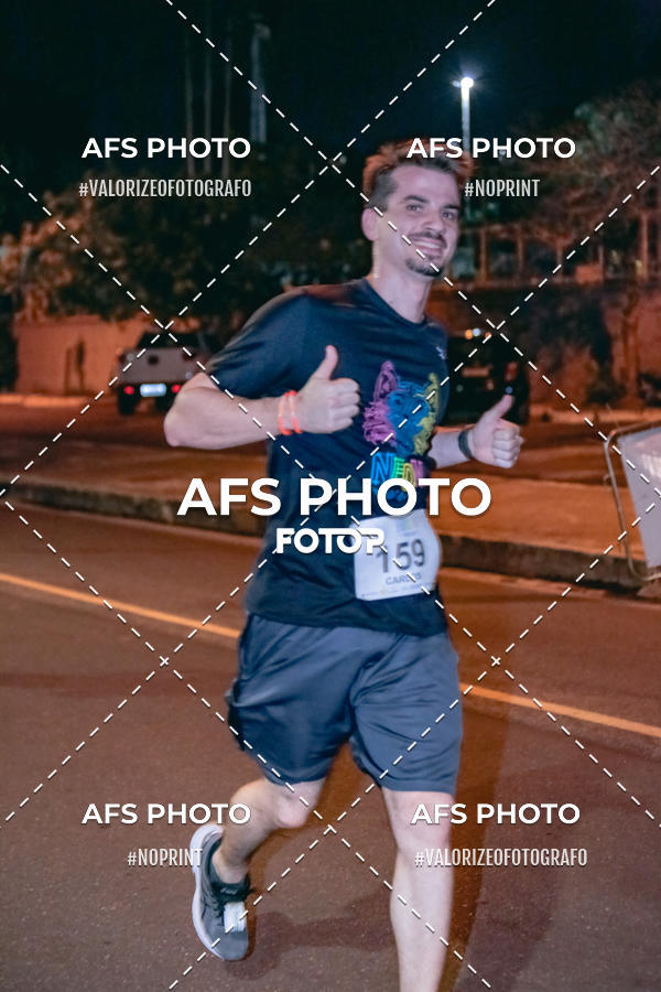 Buy your photos of the eventNeon Night Run 2019 - Belo Horizonte on Fotop