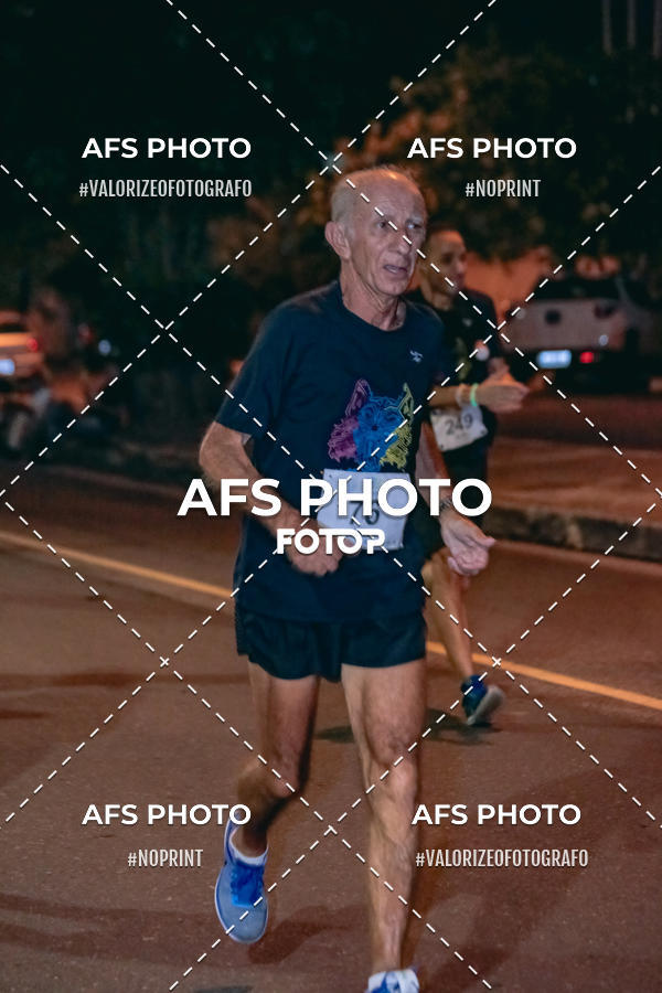 Buy your photos of the eventNeon Night Run 2019 - Belo Horizonte on Fotop