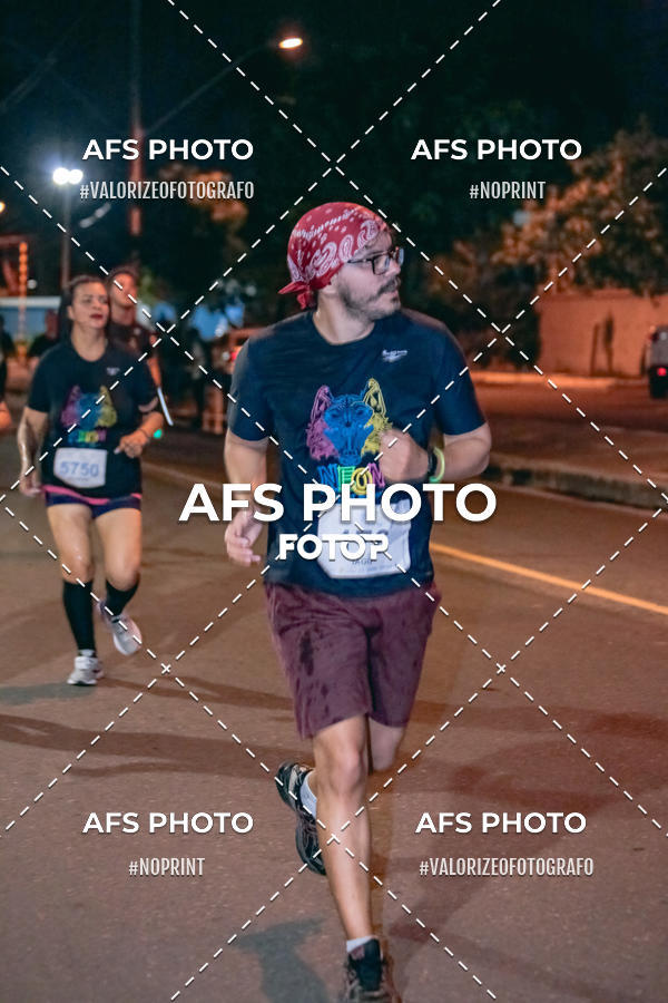 Buy your photos of the eventNeon Night Run 2019 - Belo Horizonte on Fotop