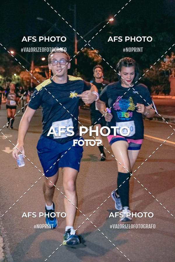 Buy your photos of the eventNeon Night Run 2019 - Belo Horizonte on Fotop
