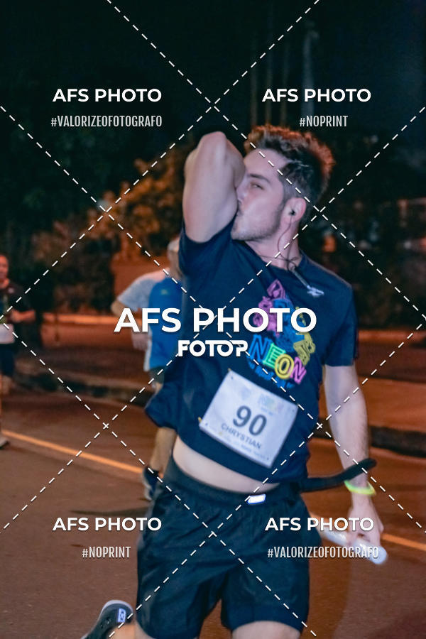Buy your photos of the eventNeon Night Run 2019 - Belo Horizonte on Fotop